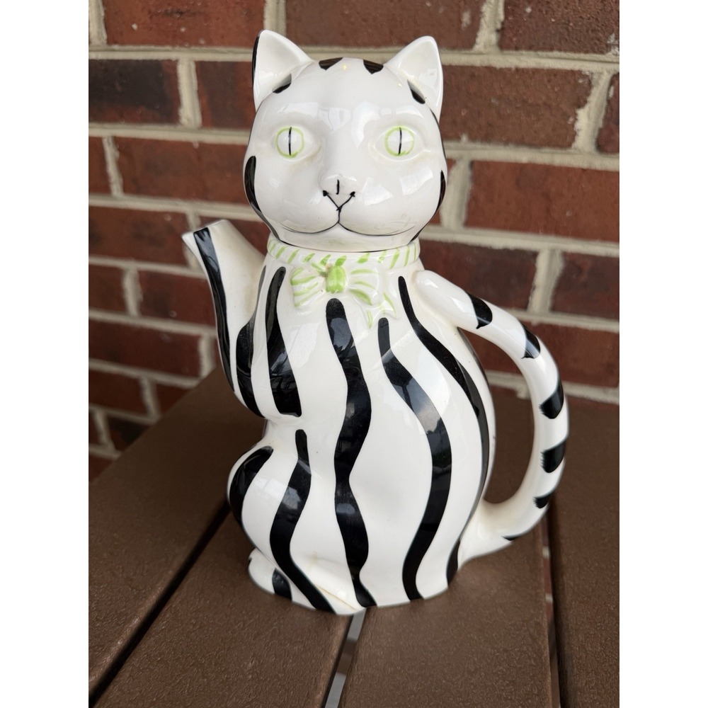 Gloria Vanderbilt Taste Setter by Sigma Black & White Striped Cat-Shaped  Teapot